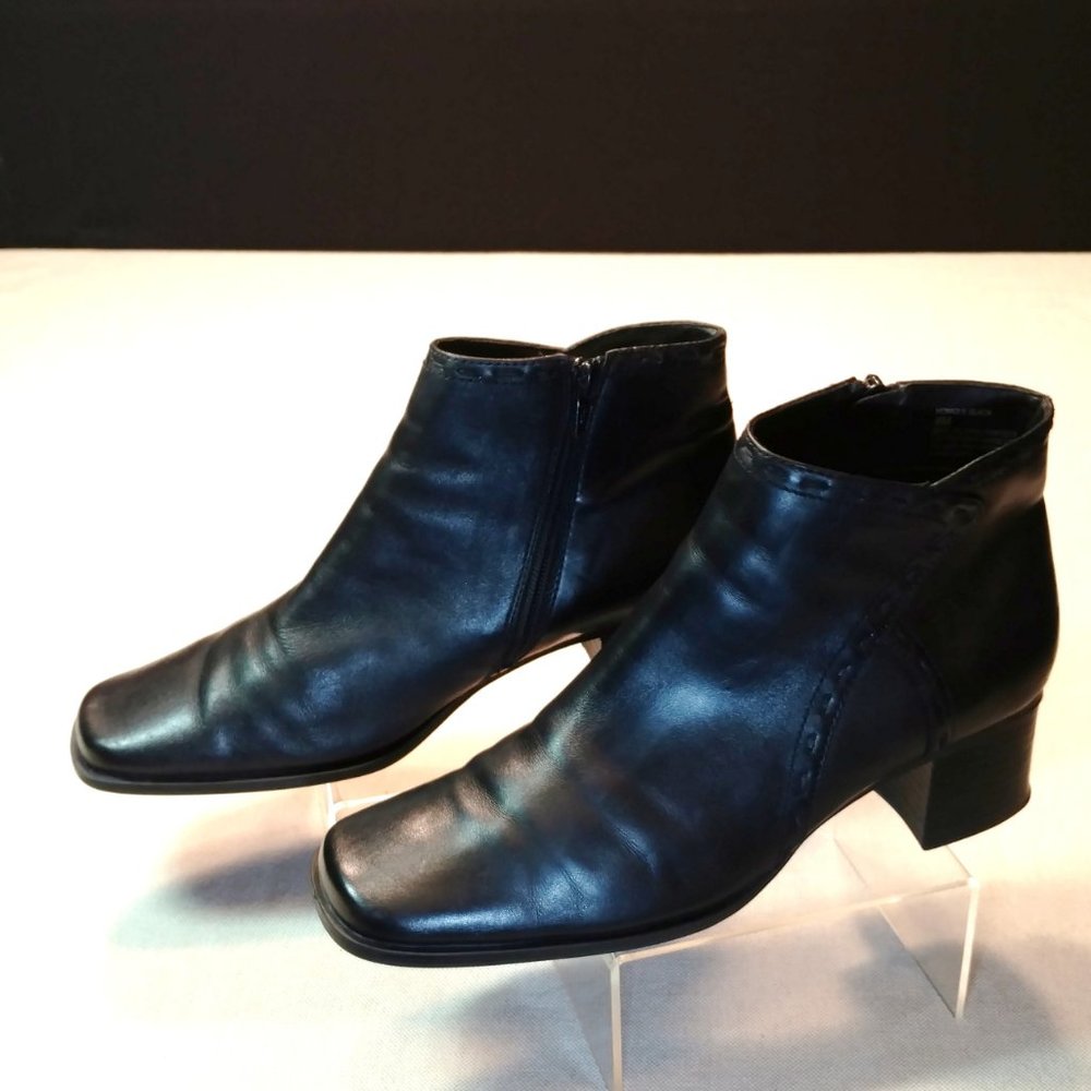 Monique Black Leather Booties Boots Side Zip 8 md